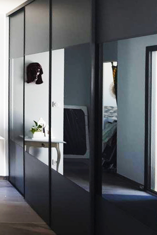 Ensemble de 4 portes de placard coulissantes Poivre velours / Miroir gris - 2/2